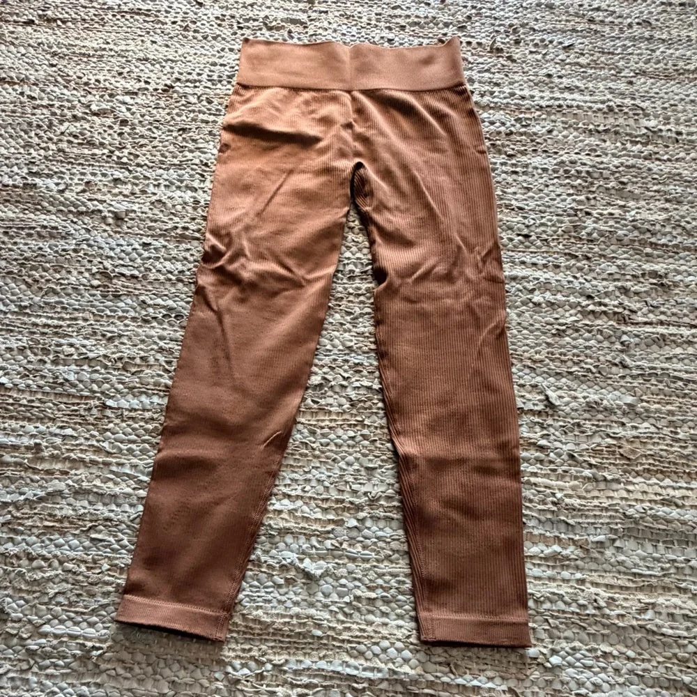 Women's Set of Black and Brown Ribbed Leggings - Picture 4 of 7